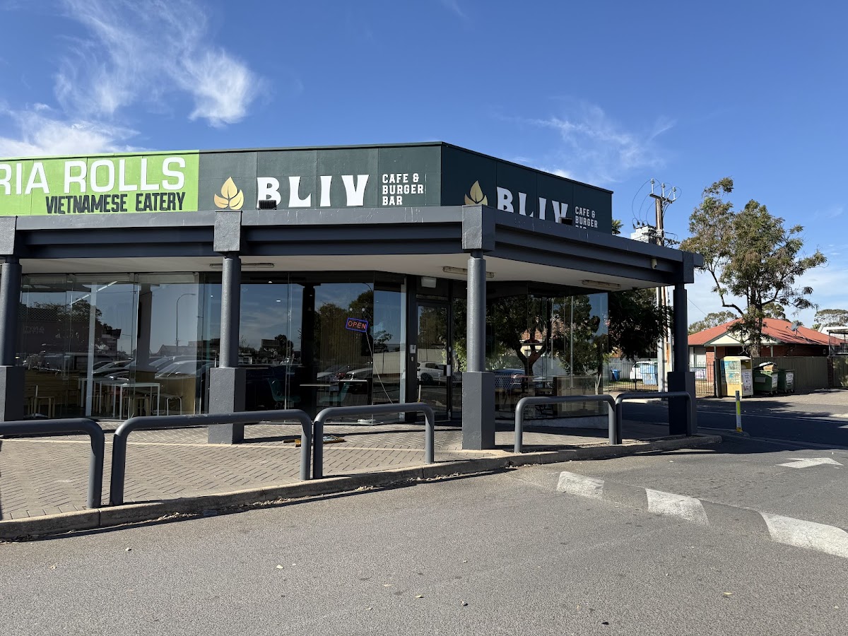 Bliv Cafe & Burger Bar-3