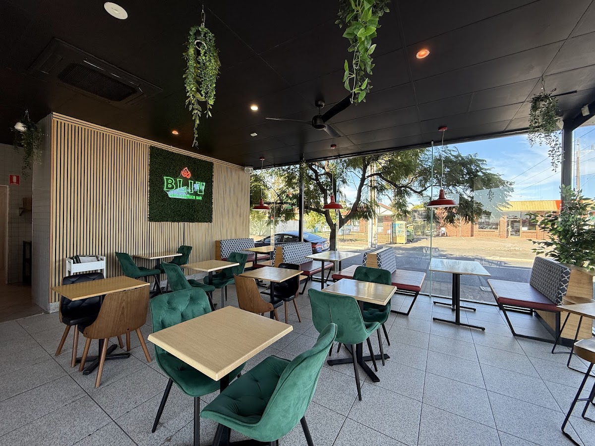 Bliv Cafe & Burger Bar-4