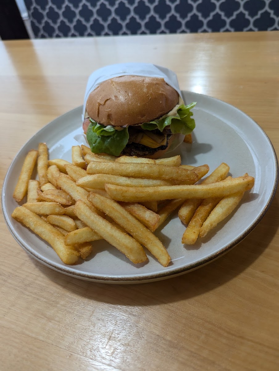 Bliv Cafe & Burger Bar-7